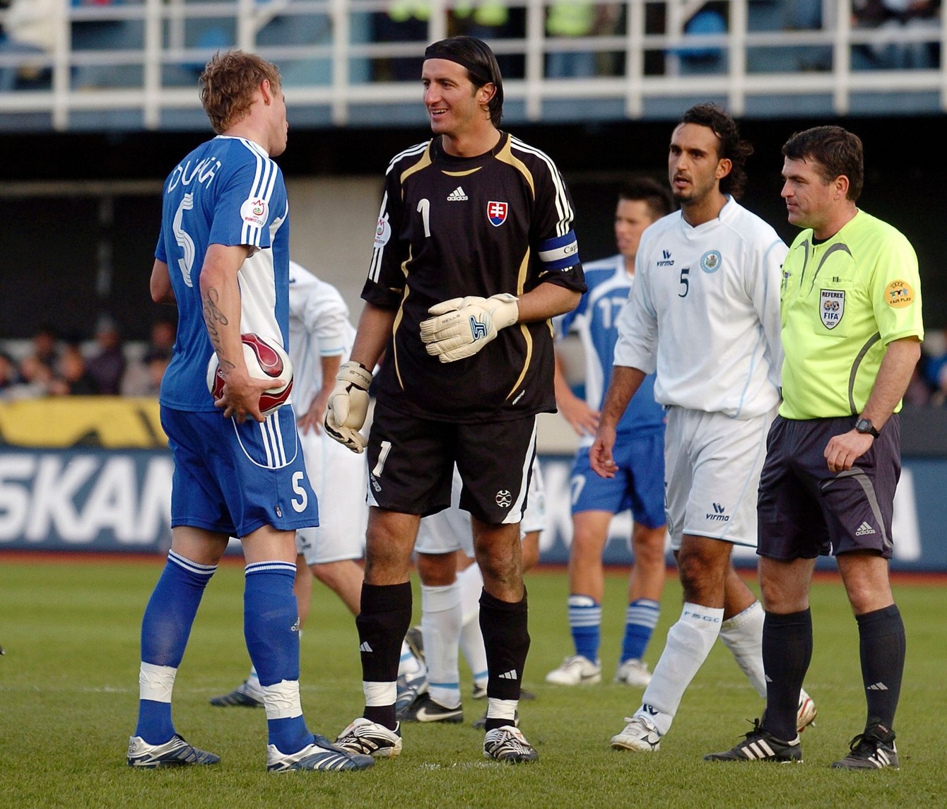 MUŽI A - SVK_San Maríno_ Čontofalský_Ďurica_ Della Valle_13.10.2007.jpg