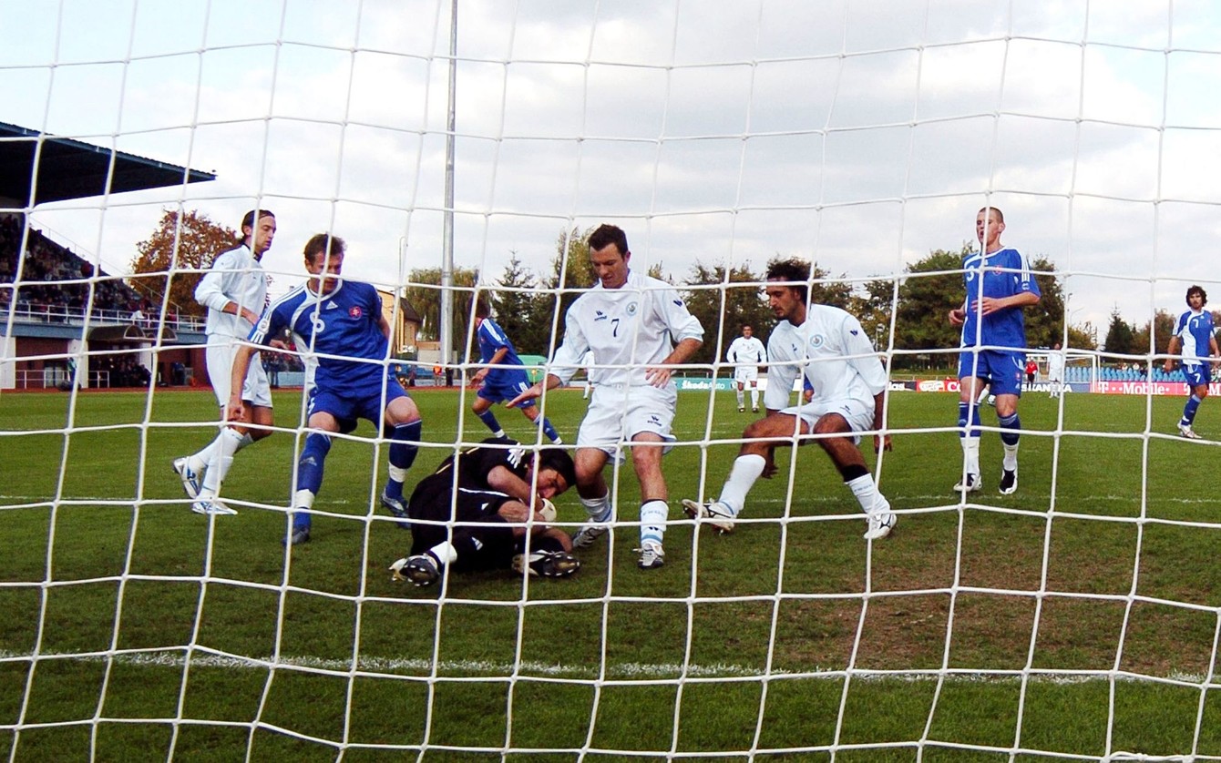 MUŽI A - SVK_San Maríno_ Čontofalský_Ďurica_ Della Valle_Valentini_13.10.2007.jpg