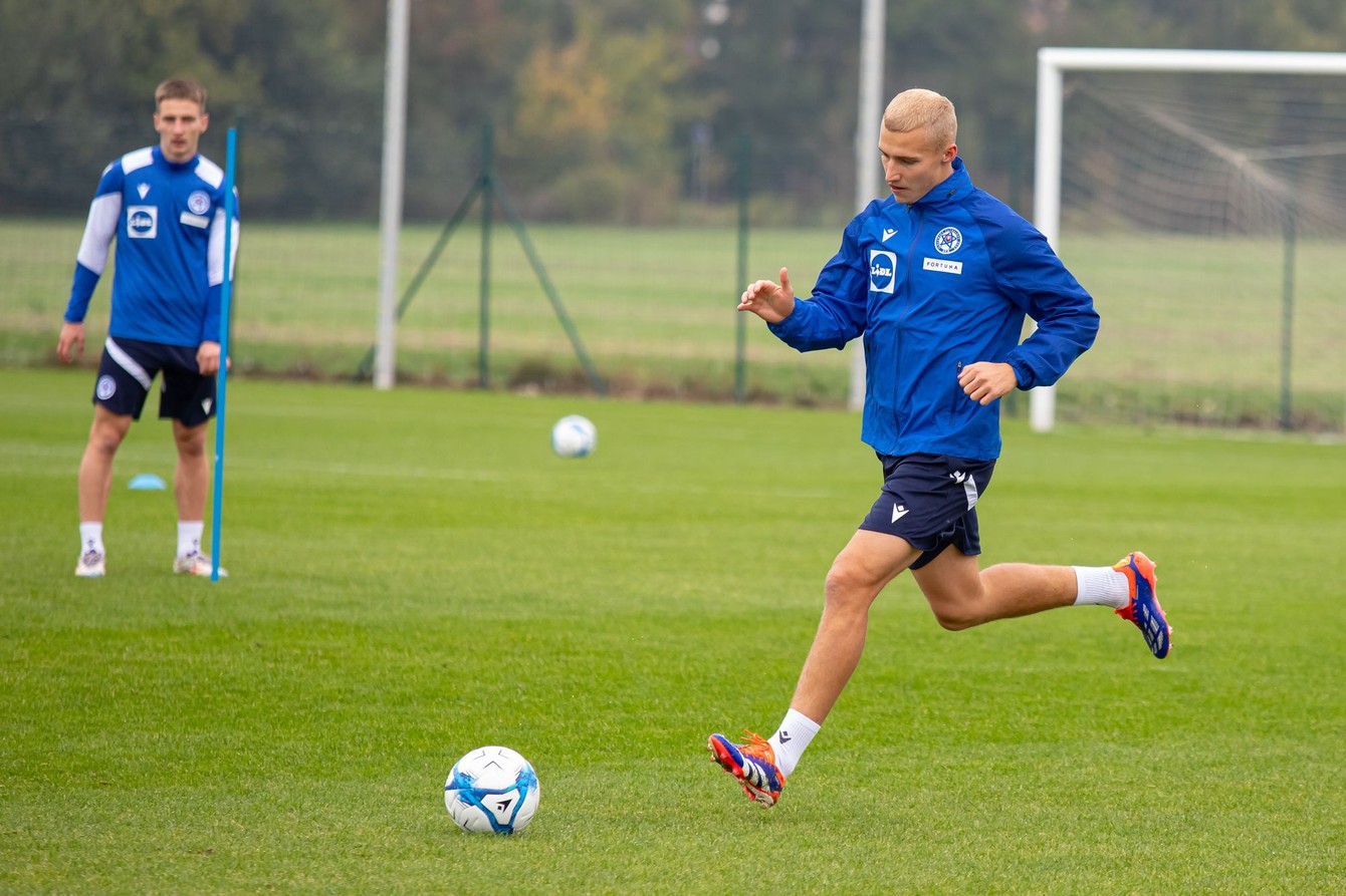 241007_U21_trening-9812-Jakub Jakubko.jpg