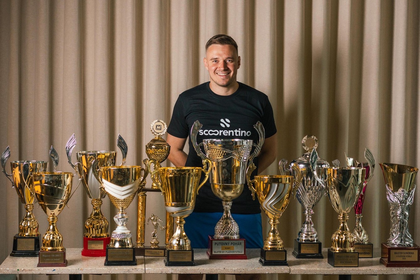 Róbert Hustý_plážový futbal SR 2.jpeg