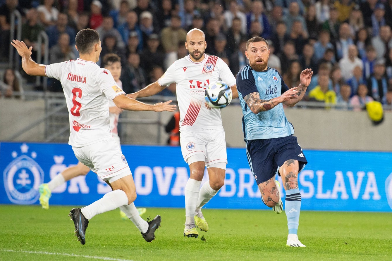 SR Bosna futbal LM 2. predkolo Slovan Mostar BAX.jpg
