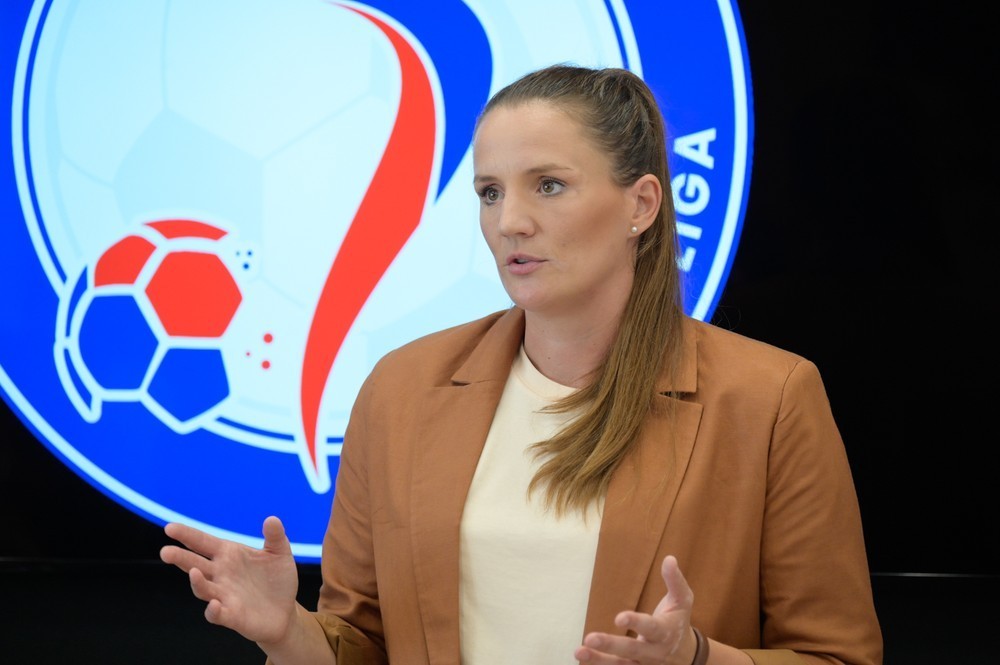 Lucia Haršanyová - koordinatorka zenskeho futbalu SFZ.jpg
