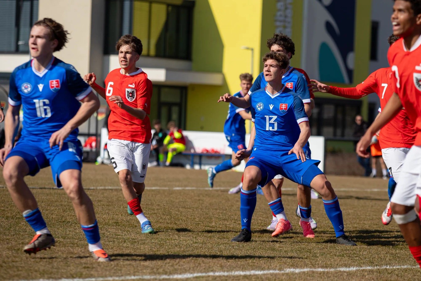 250306-u15-svk-aut-4811-diego-lobos-6-alex-konecny-13.jpg