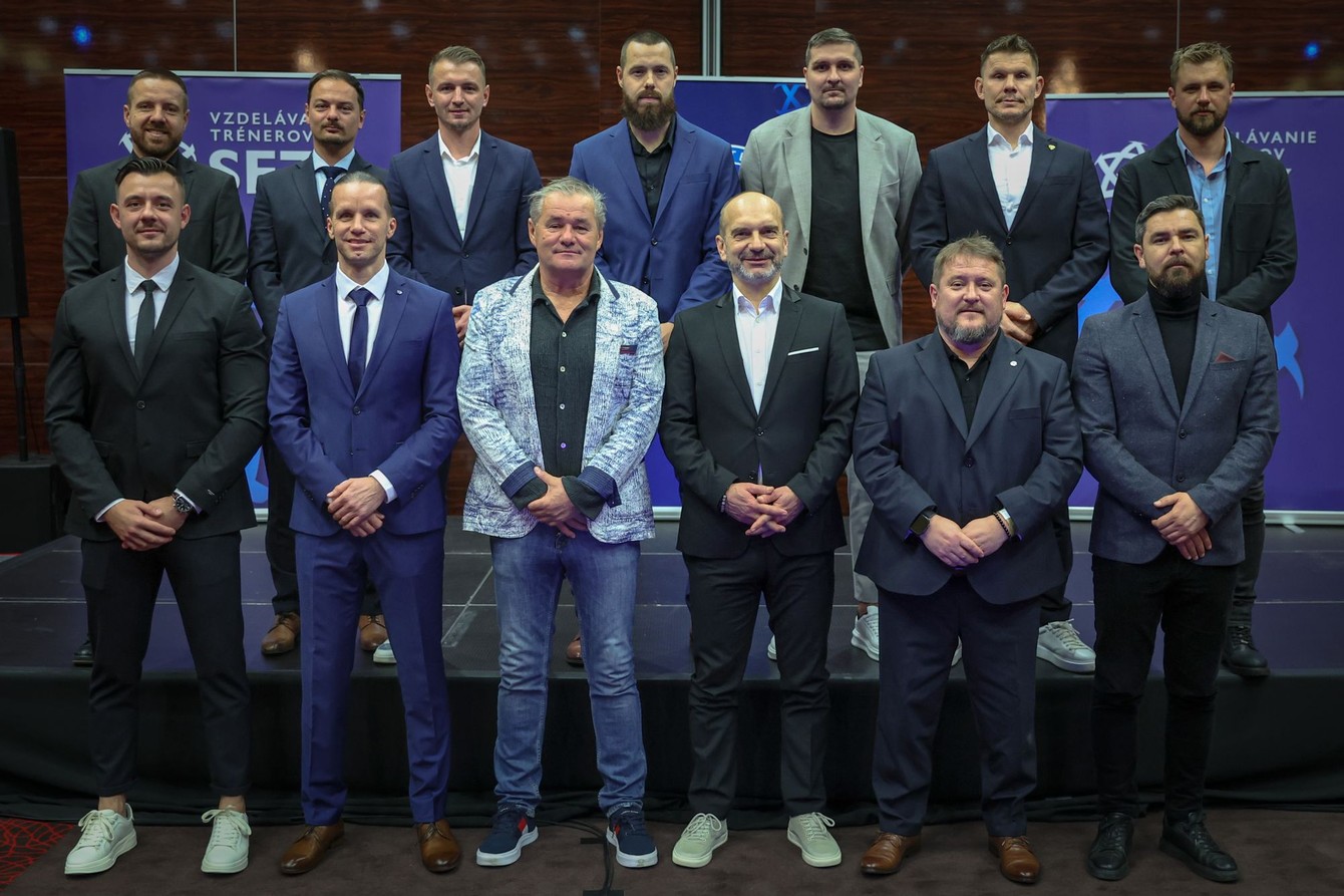 držitelia uefa pro licencie.JPG