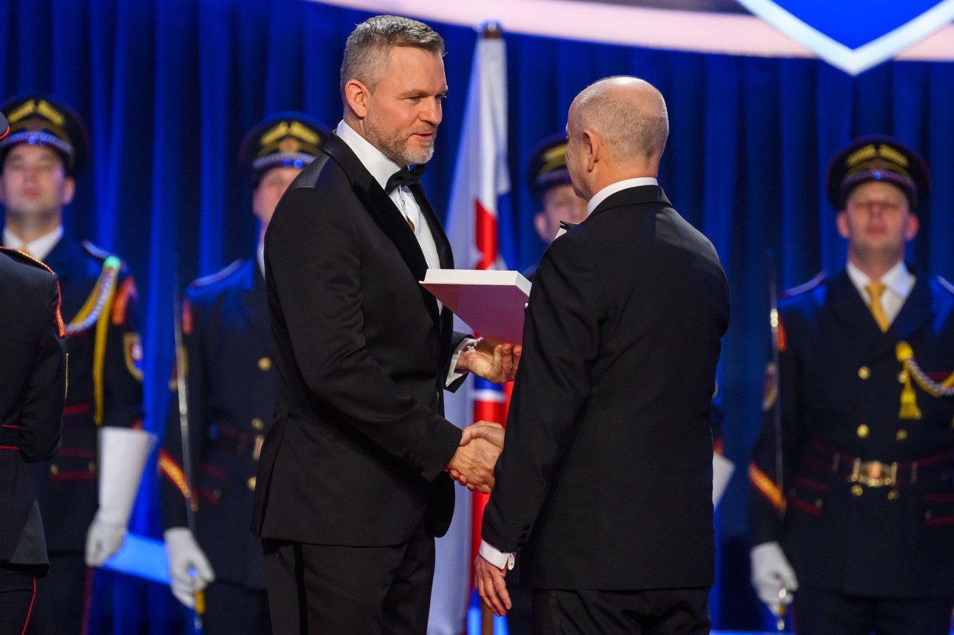 SR Bratislava prezident osobnosti vyznamenania udeľovanie BAX.jpg