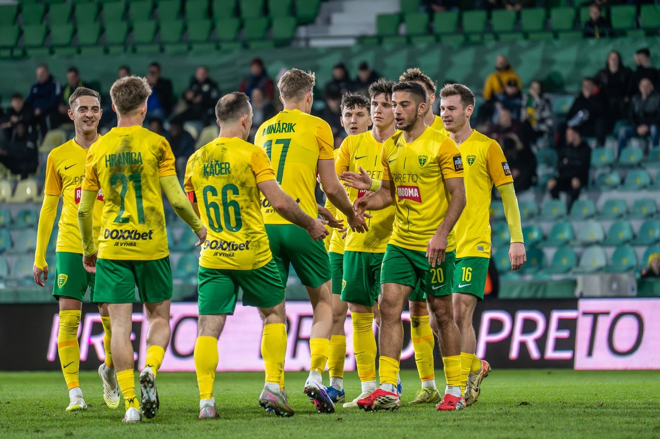 Žilina - Trenčín (štvrťfinále SC)2.jpg