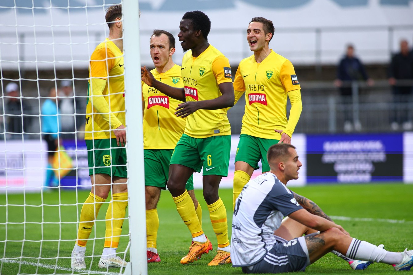 SR Futbal Slovnaft Cup SP 1/2 odveta Podbrezová Žilina BBX.jpg