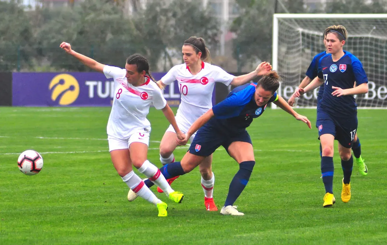 harsanyova este ako reprezentantka.webp