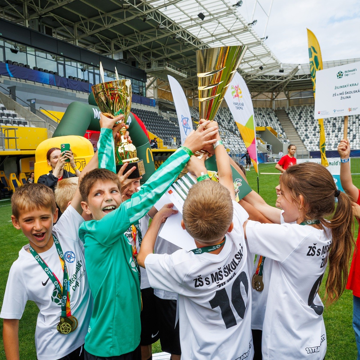 Sviatok futbalu_finále McDonald's Cup_11062026_radosť z víťazstva.jpg