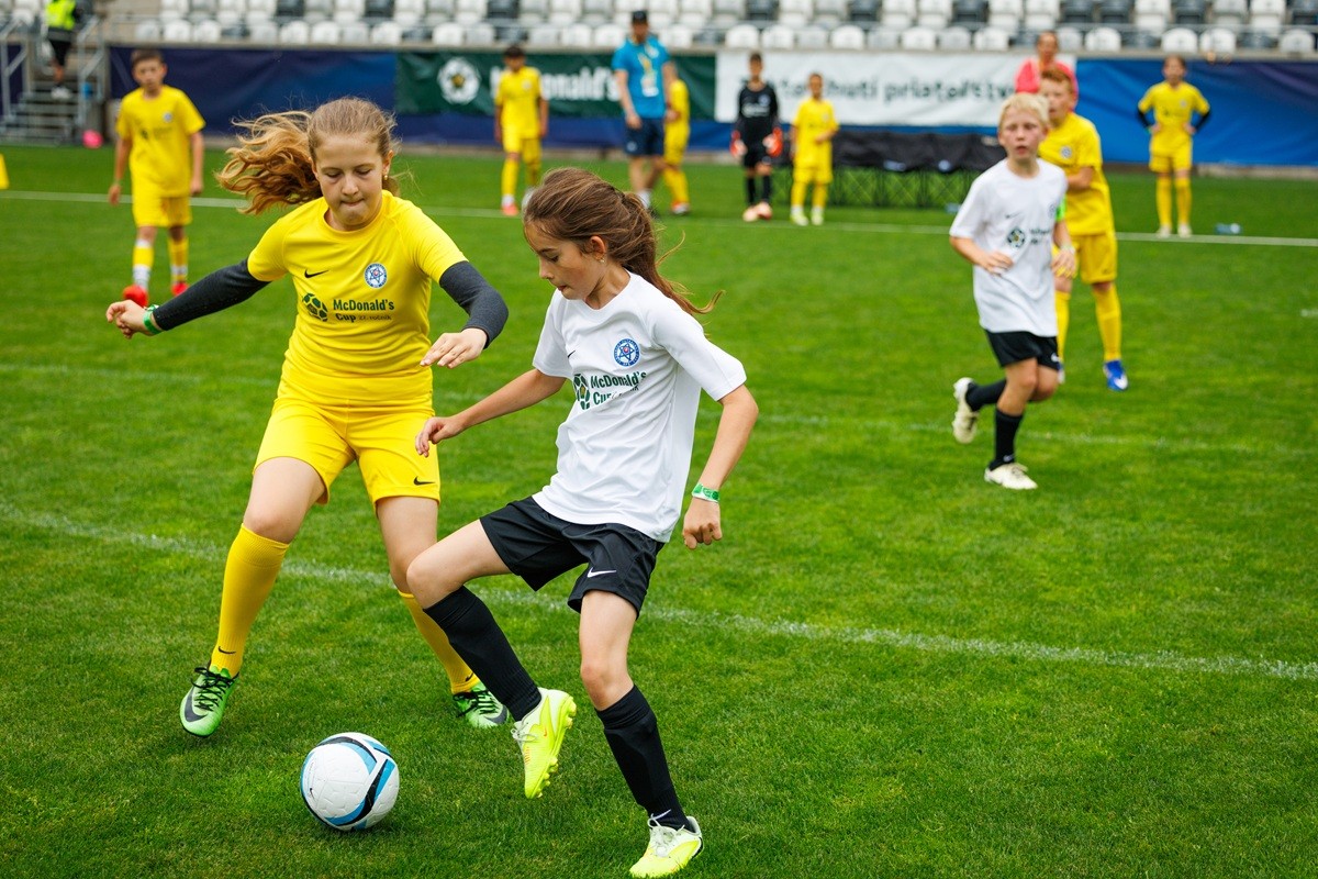 Sviatok futbalu_finále McDonald's Cup_11062026_súboje.jpg