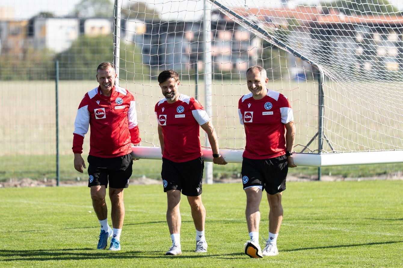 SR futbal ME21 reprezentácia tréning TTX.jpg