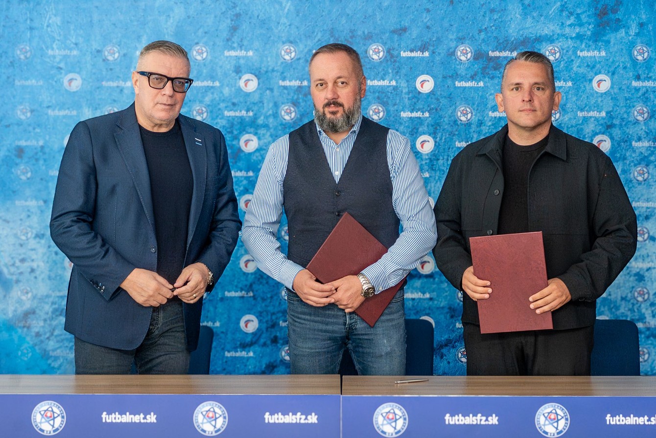 SFZ_SKIIA_podpis-zmluvy.jpg