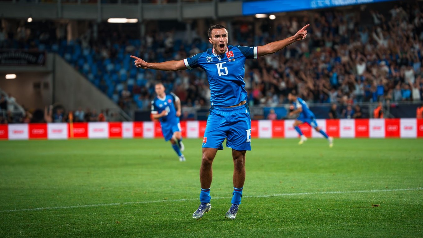 Dávid Strelec oslavuje gól v zápase  Slovensko - Nemecko (Kvalifikácia MS 2026)