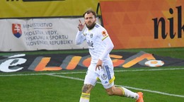 Žan Medved sa teší z gólu do siete MFK Skalica.