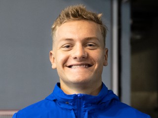 Adam Sýkora pre odletom na MS hráčov do 20 rokov v kanadskom Edmontone. 