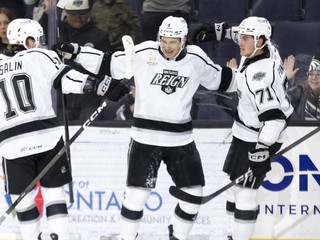 Martin Chromiak (uprostred) sa teší z gólu