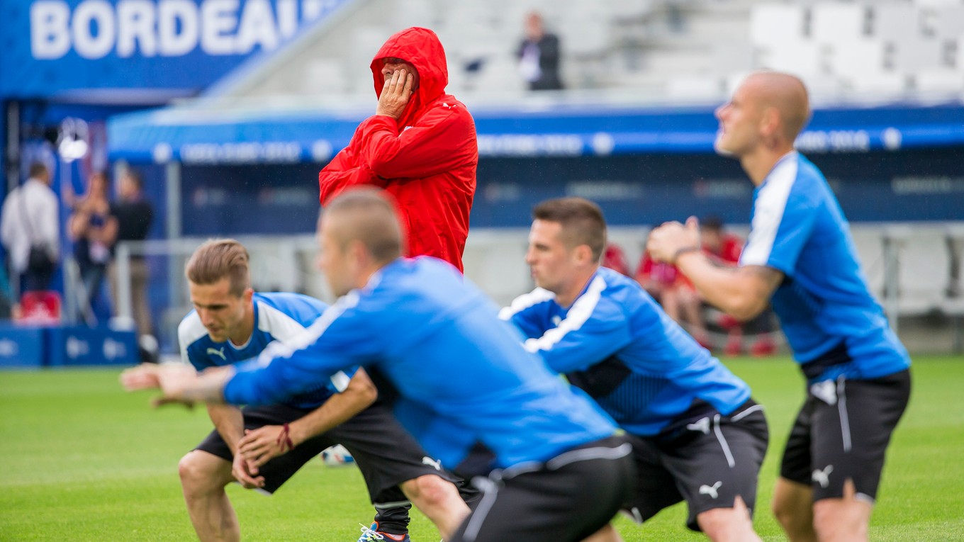 Futbalisti Slovenska sa pod vedením Jána Kozáka pripravujú na zápas proti Walesu.