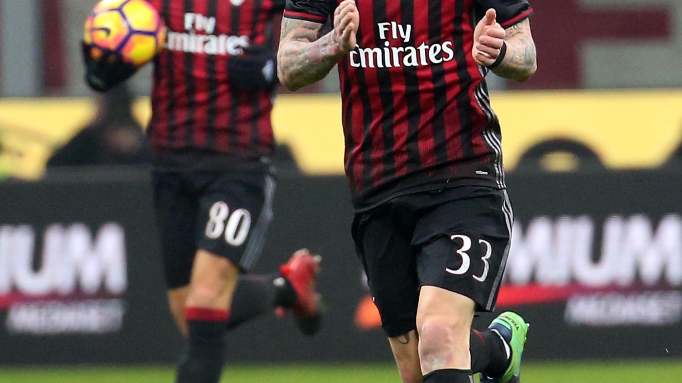 Novými nákupmi by Juraj Kucka mohol prísť o miesto v základnej zostave AC Miláno.
