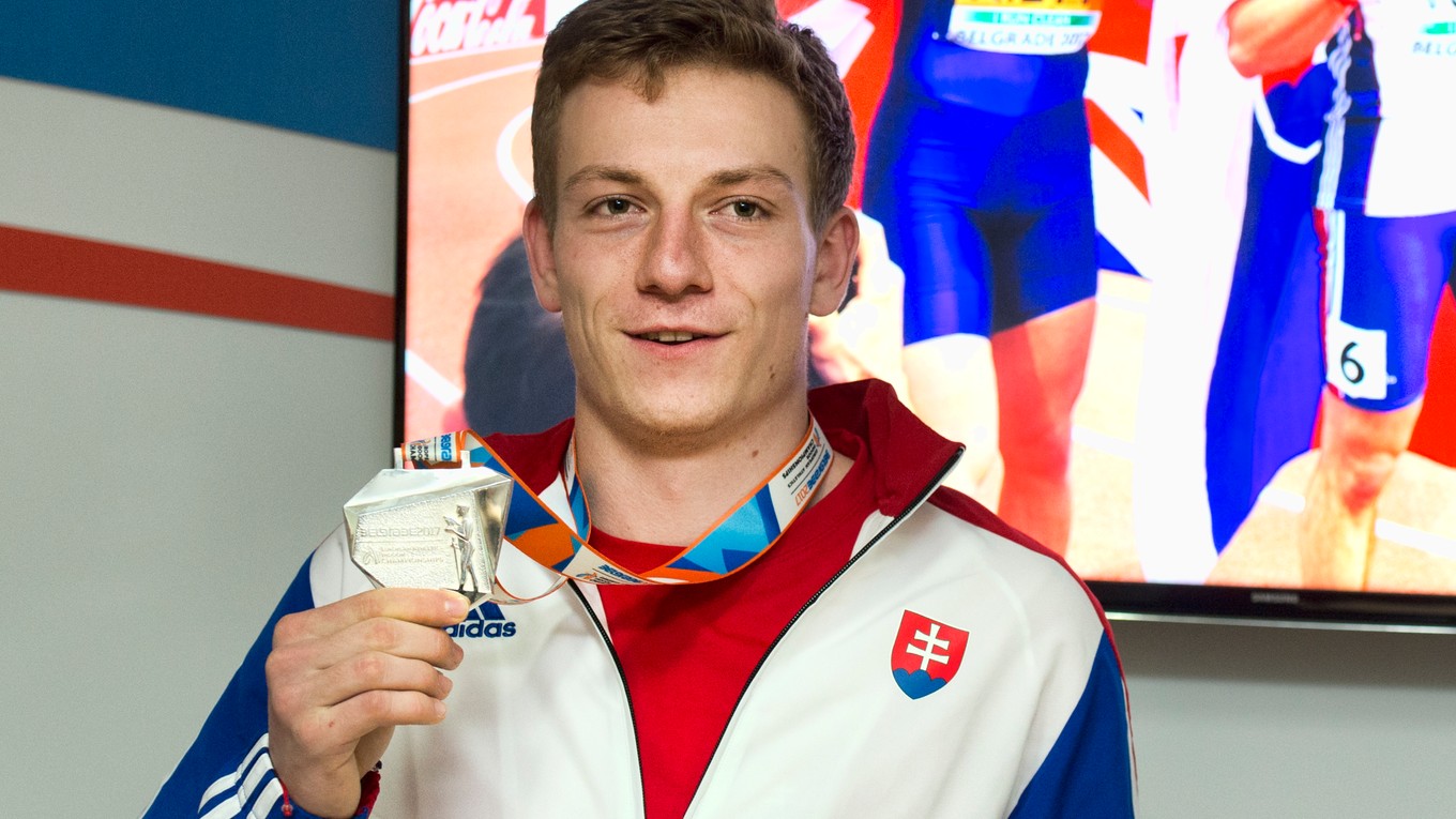 Strieborný šprintér z majstrovstiev Európy na 60 m Ján Volko. 