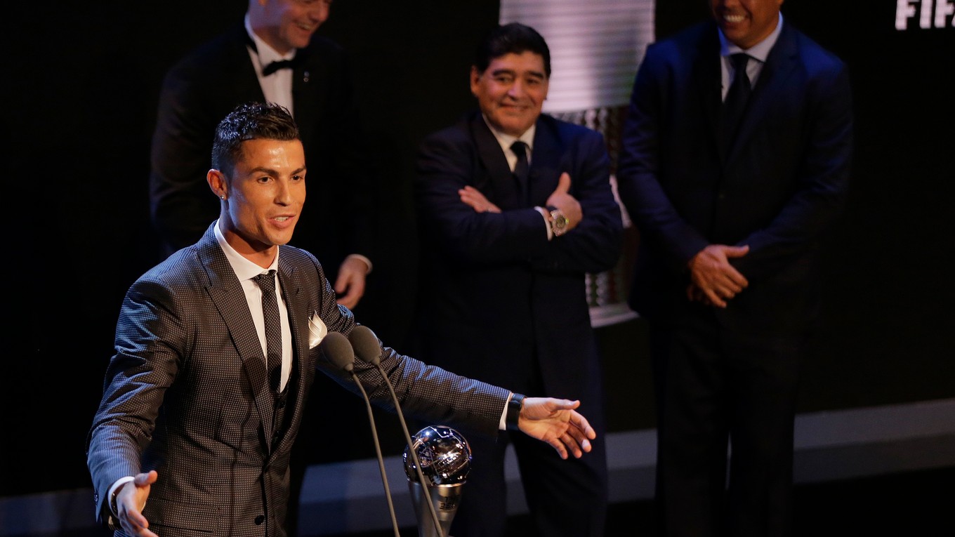 Cristiano Ronaldo je podľa FIFA najlepším futbalistom planéty.