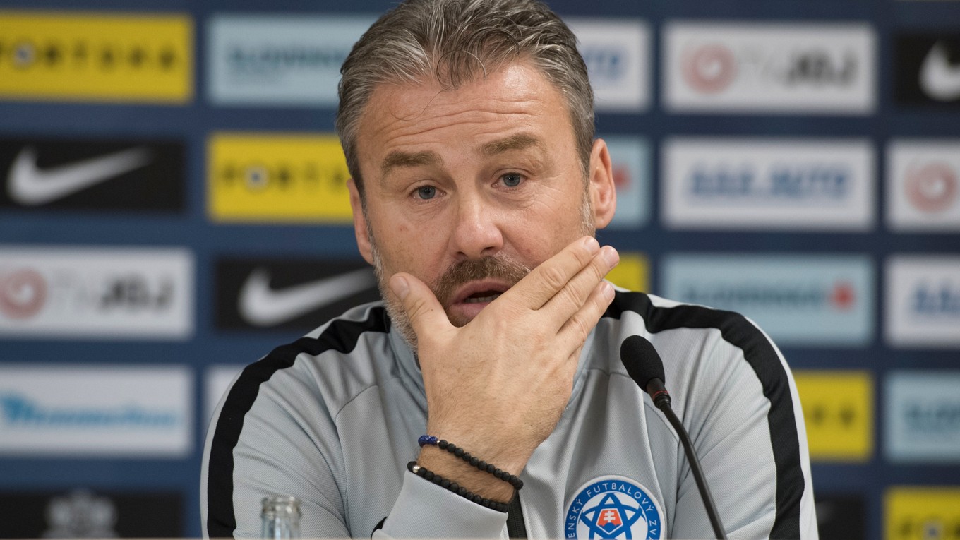 Tréner slovenskej futbalovej reprezentácie Pavel Hapal počas tlačovej konferencie 12. novembra 2018 v Šamoríne.