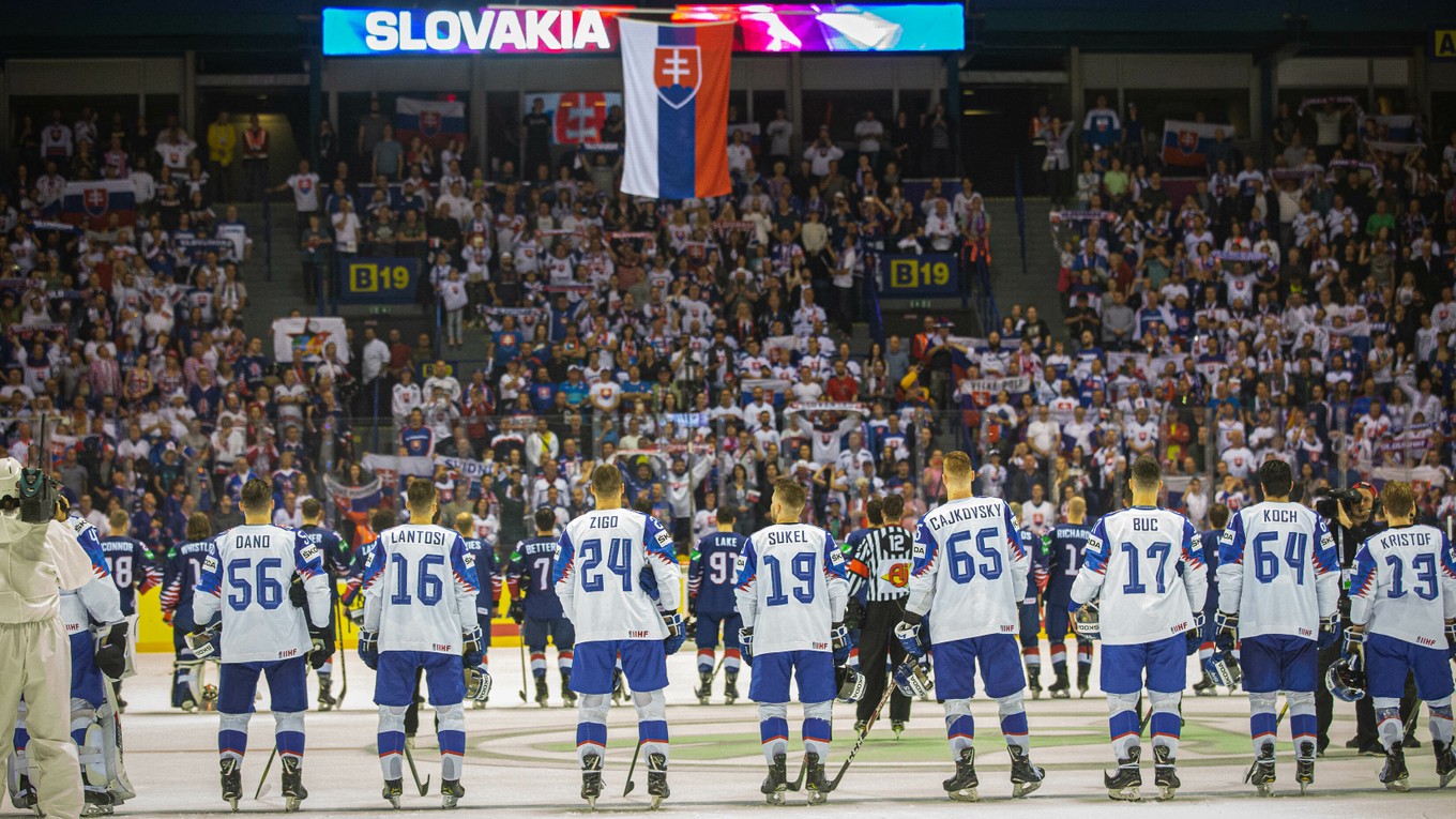 Slovenskí reprezentanti počas MS v hokeji 2019.