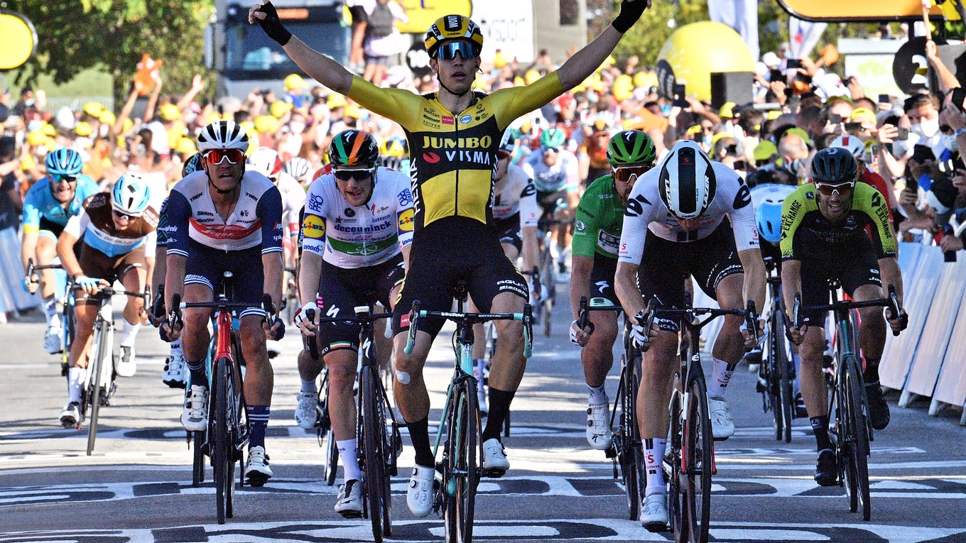 Wout van Aert sa teší z víťazstva v 5. etape Tour de France 2020.
