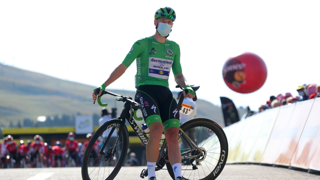 Sam Bennett vlastní zelený dres na Tour de France 2020.