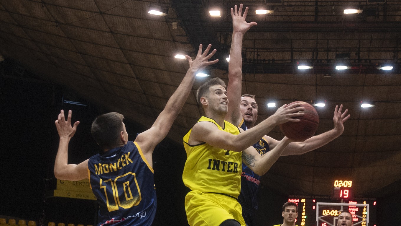 Zápas SBL Inter Bratislava – Iskra Svit - ilustračná fotografia.