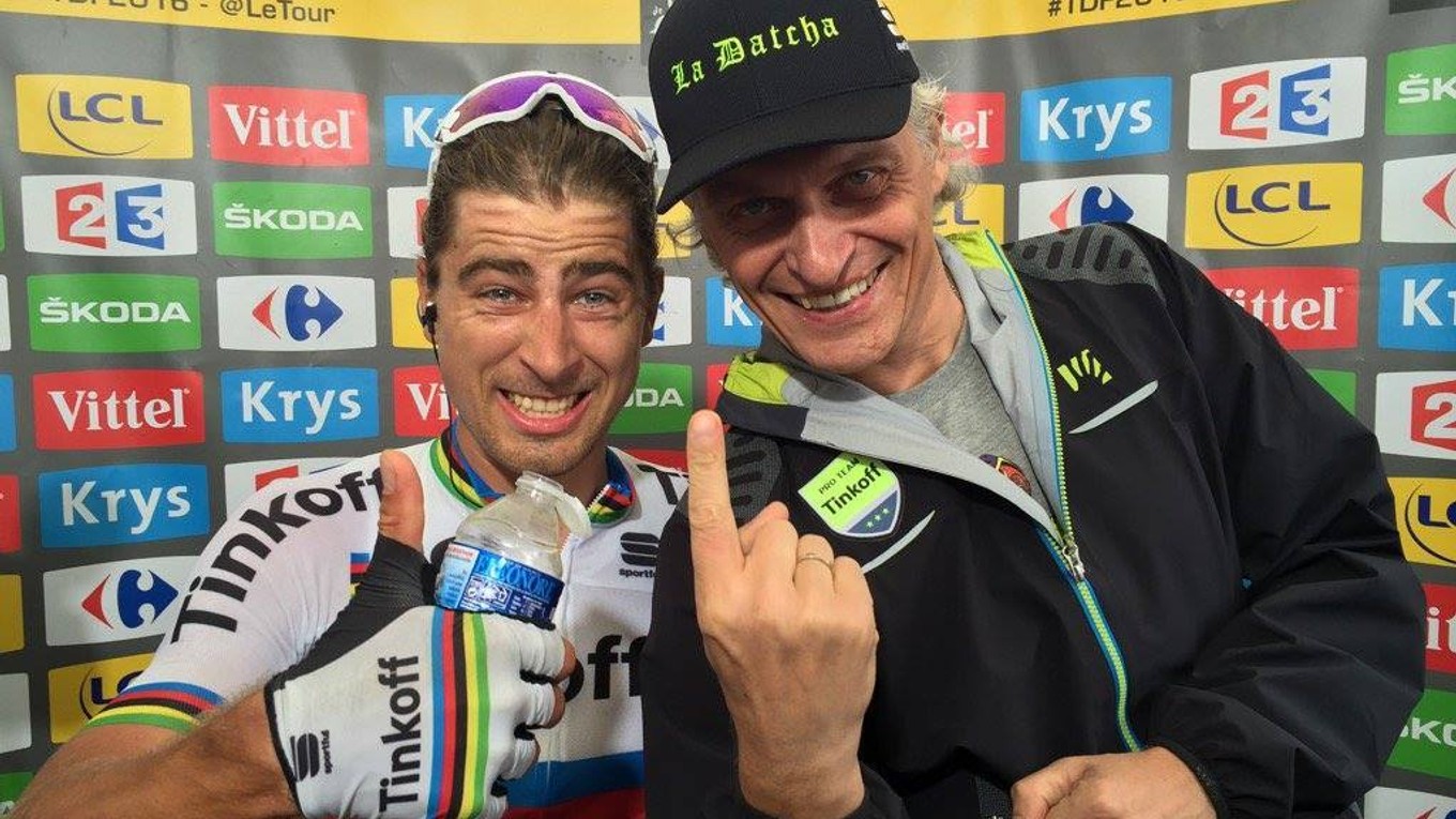 Peter Sagan robí majiteľovi tímu Olegovi Tiňkovovi obrovskú radosť.