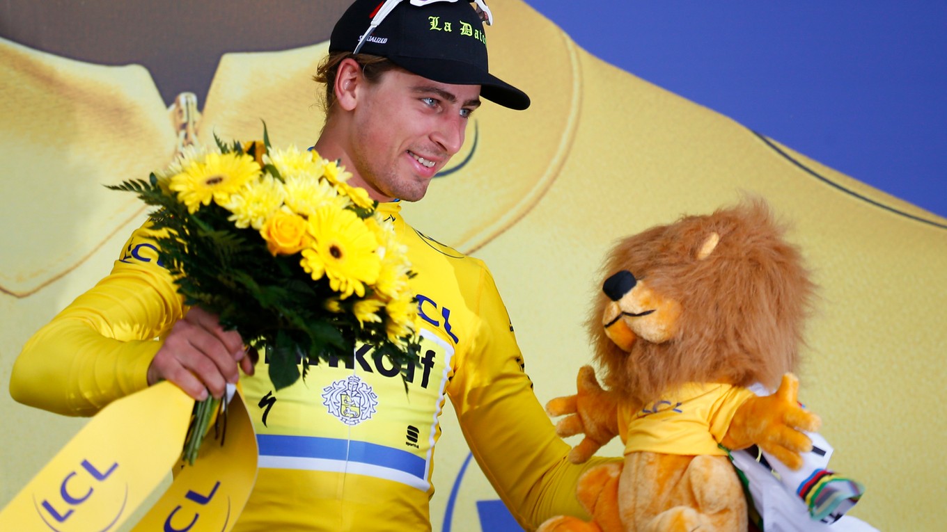 Na Tour de France 2016 sa po druhej etape obliekol do žltého dresu aj slovenský cyklista Peter Sagan.