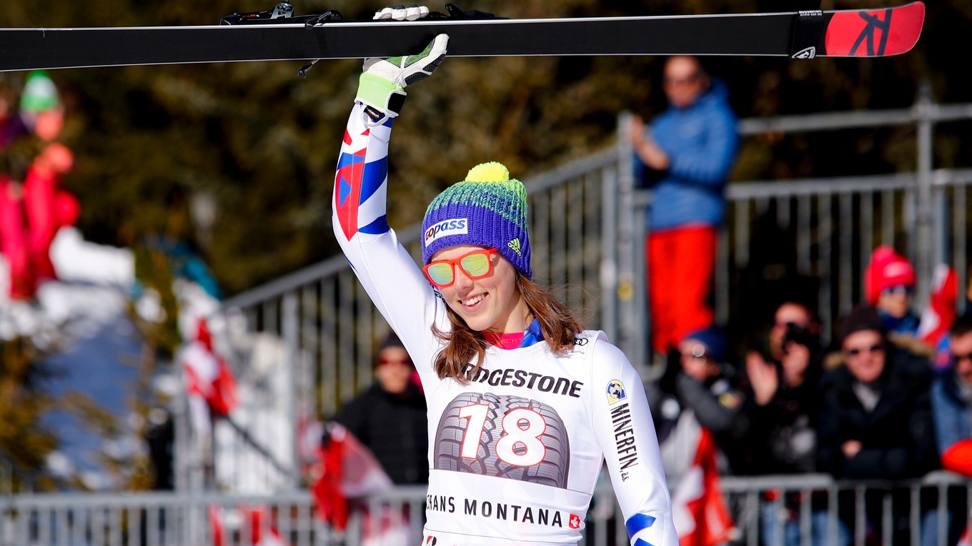Slovenská lyžiarka Petra Vlhová sa raduje z tretieho miesta v kombinácii Svetového pohára vo švajčiarskej Crans Montane.
