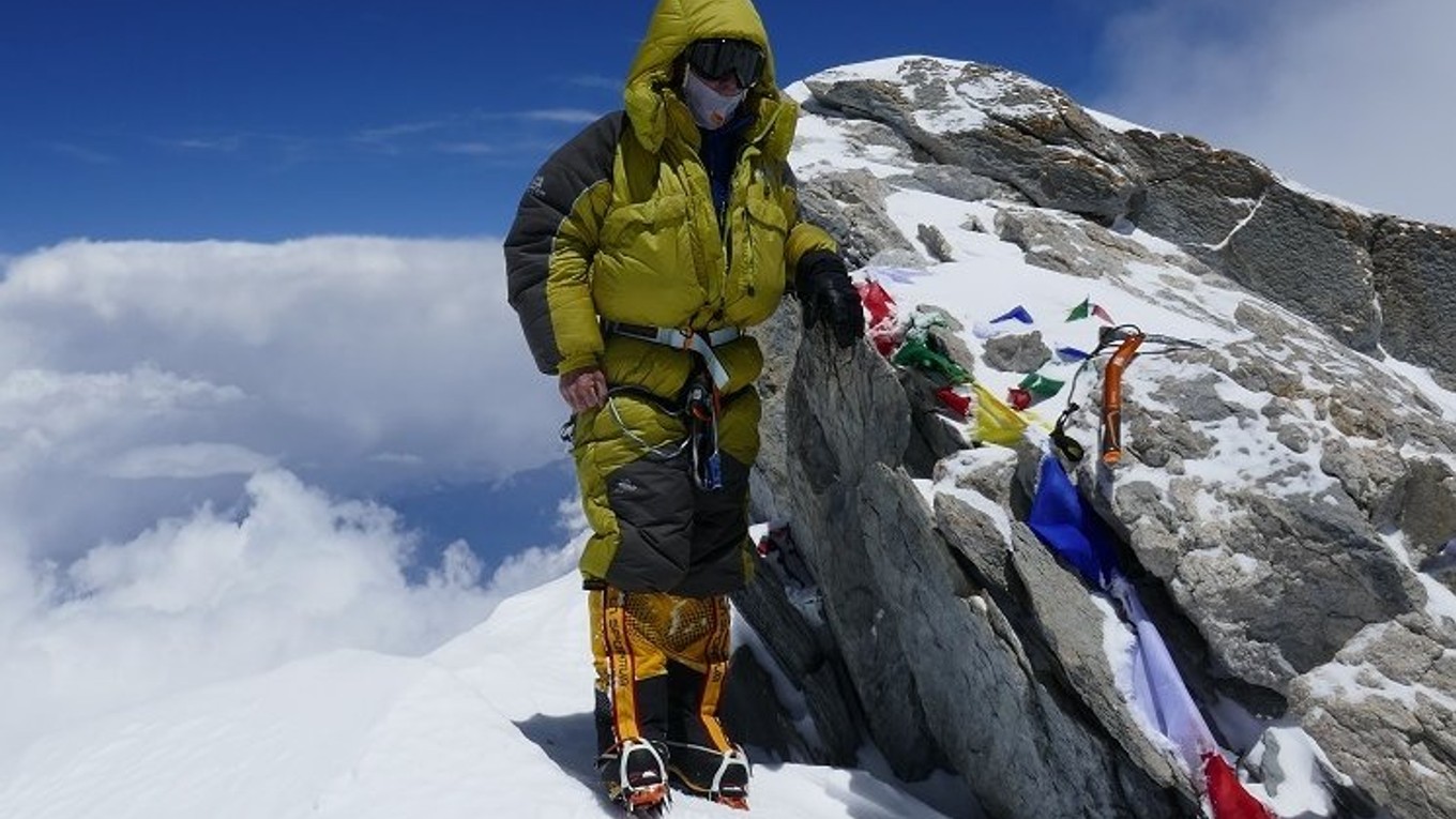 Peter Hámor na vrchole Dhaulágiri, osemtisícovky, ktorou skompletizoval korunu Himalájí.