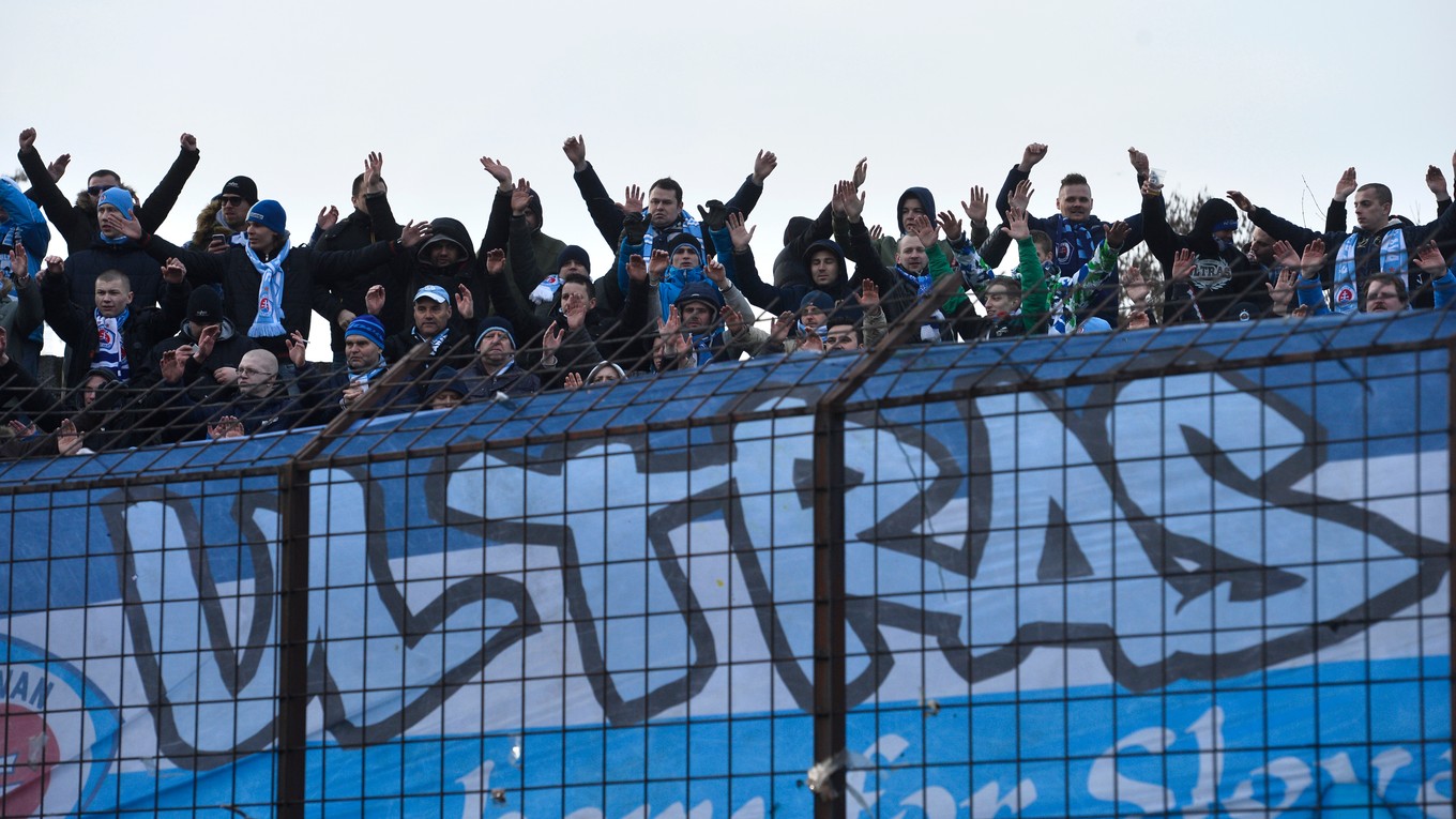 Fanúšikovia Ultras Slovana. 