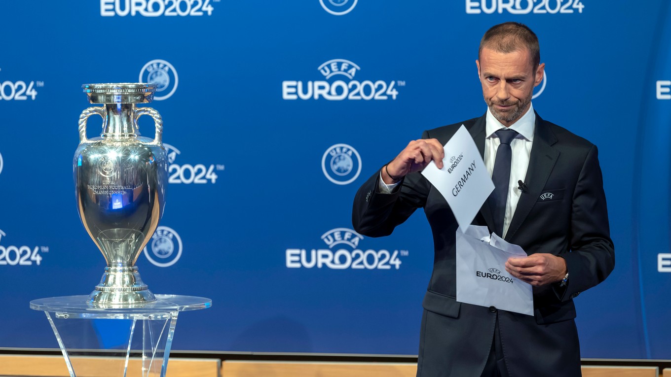 Aleksander Čeferin, šéf UEFA, oznamuje meno organizátora ME vo futbale 2024.