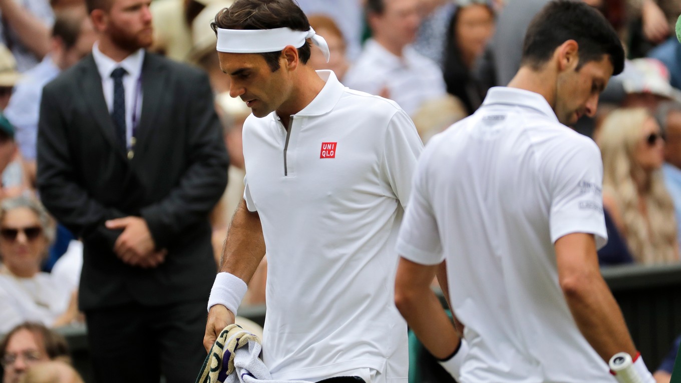 Roger Federer (vľavo) a Novak Djokovič na ilustračnej fotografii.