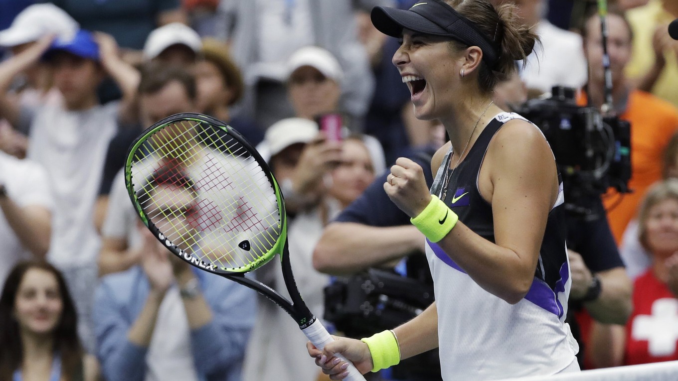 Radosť Belindy Benčičovej po výhre nad Naomi Osakovou v osemfinále US Open.