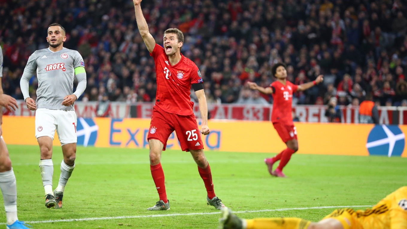 Thomas Muller oslavuje gól Bayernu.
