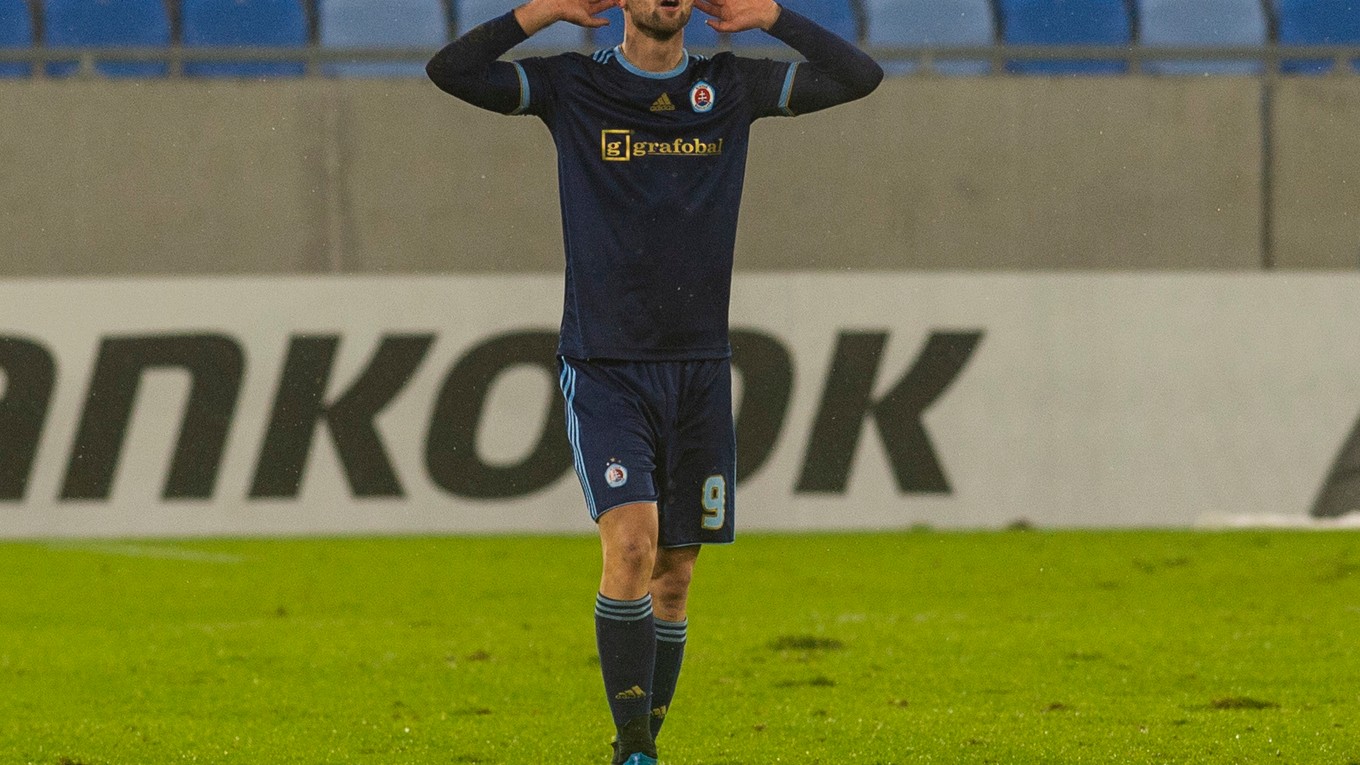 Andraž Šporar oslavuje gól počas záverečného zápasu 6. kola skupinovej fázy Európskej ligy UEFA K-skupiny ŠK Slovan Bratislava – Sporting Braga.