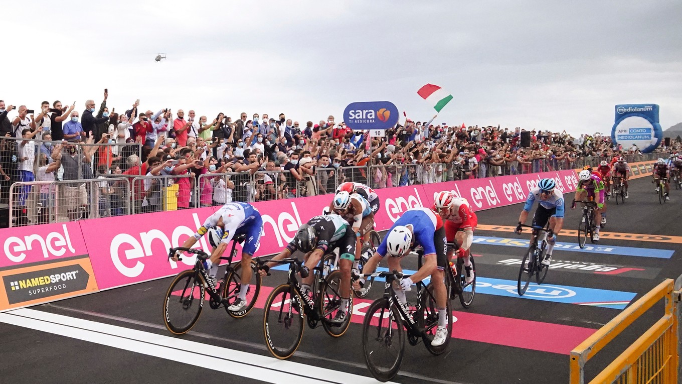 Momentka z Giro d'Italia 2020.
