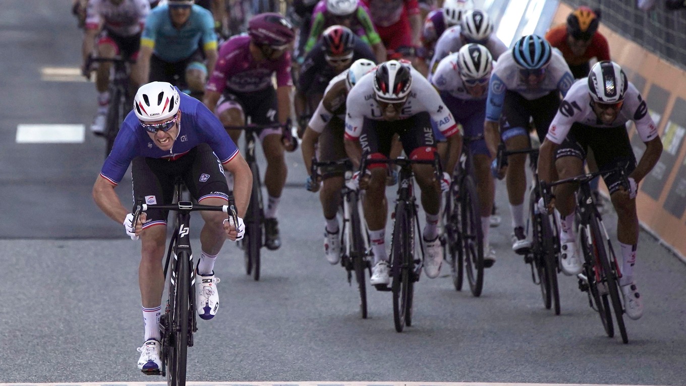Arnaud Démare víťazí v 6. etape na Giro d'Italia 2020, Peter Sagan končí ôsmy.