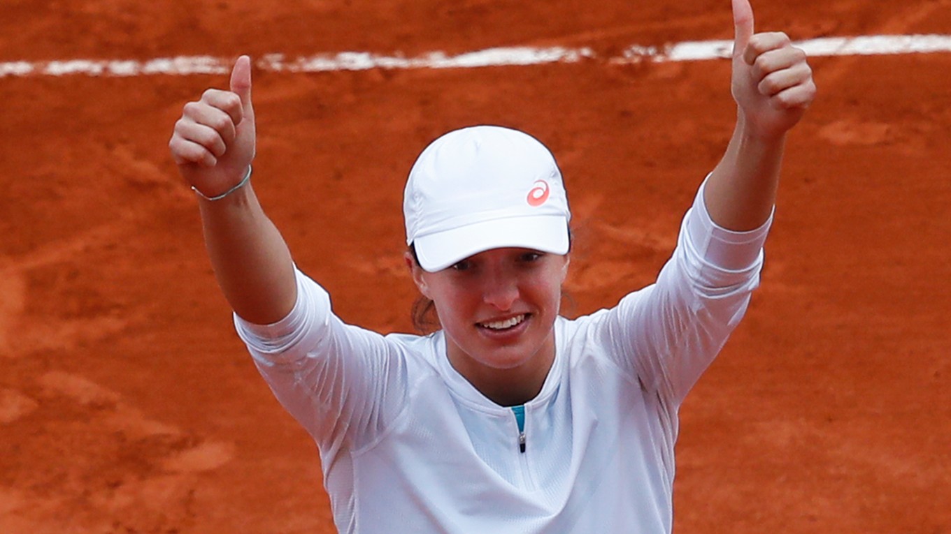 Iga Swiateková po triumfe na Roland Garros 2020.