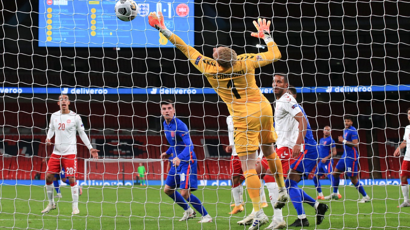 Kasper Schmeichel (Dánsko) na Wembley v zápase s Anglickom v Lige národov.