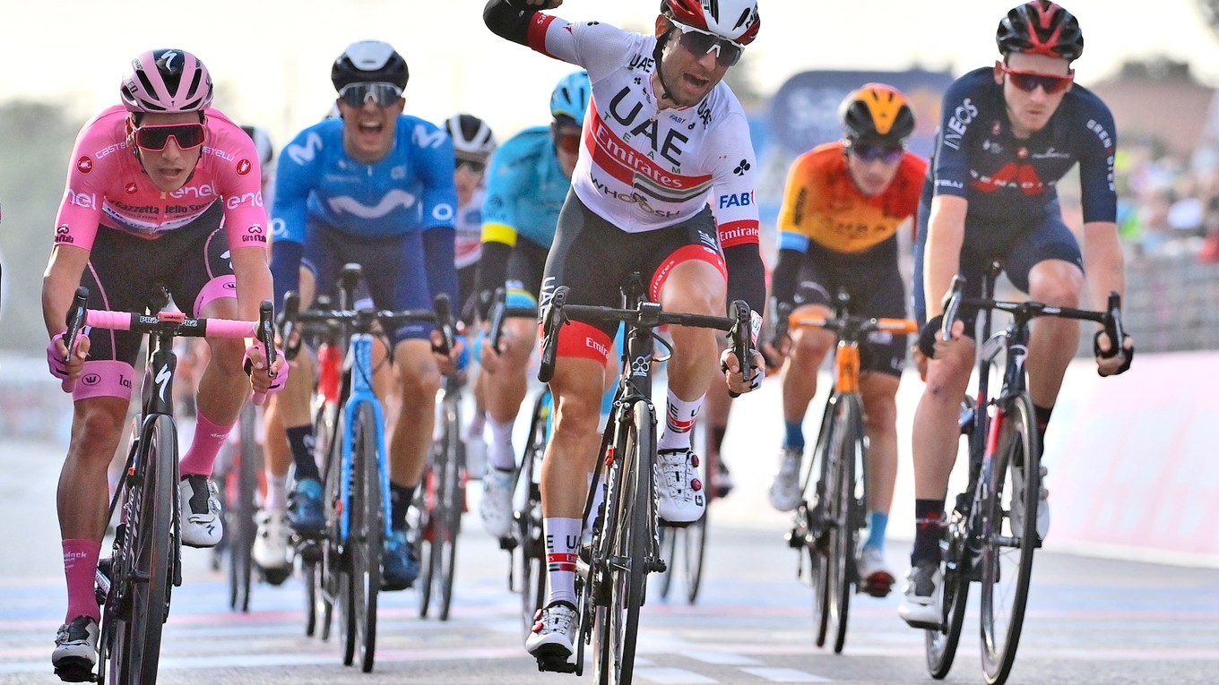 Diego Ulissi vyhráva 13. etapu pretekov Giro d'Italia 2020.