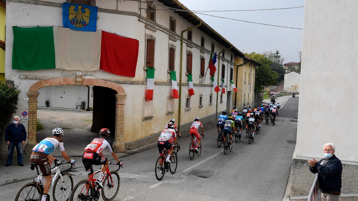 Momentka z Giro d'Italia 2020.