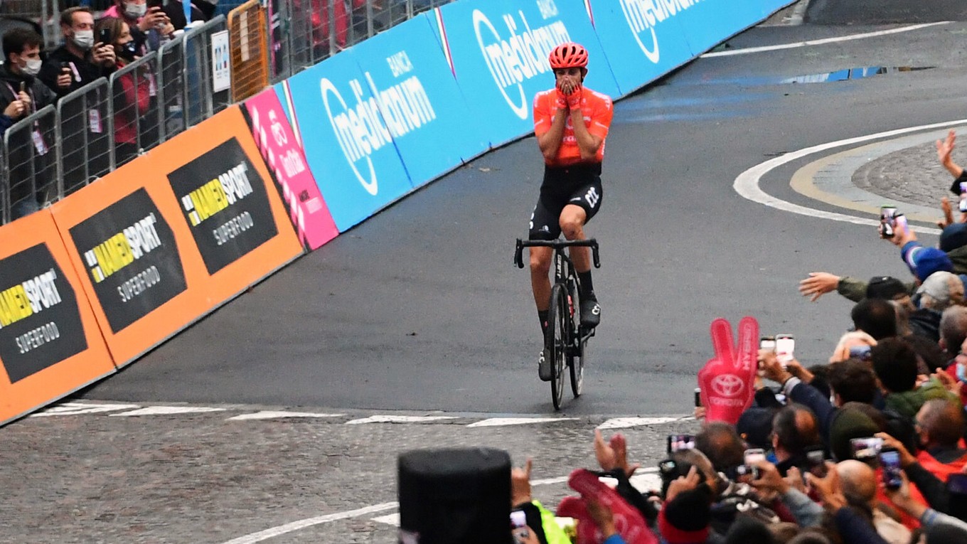 Josef Černý vyhráva 19. etapu na Giro d'Italia 2020.