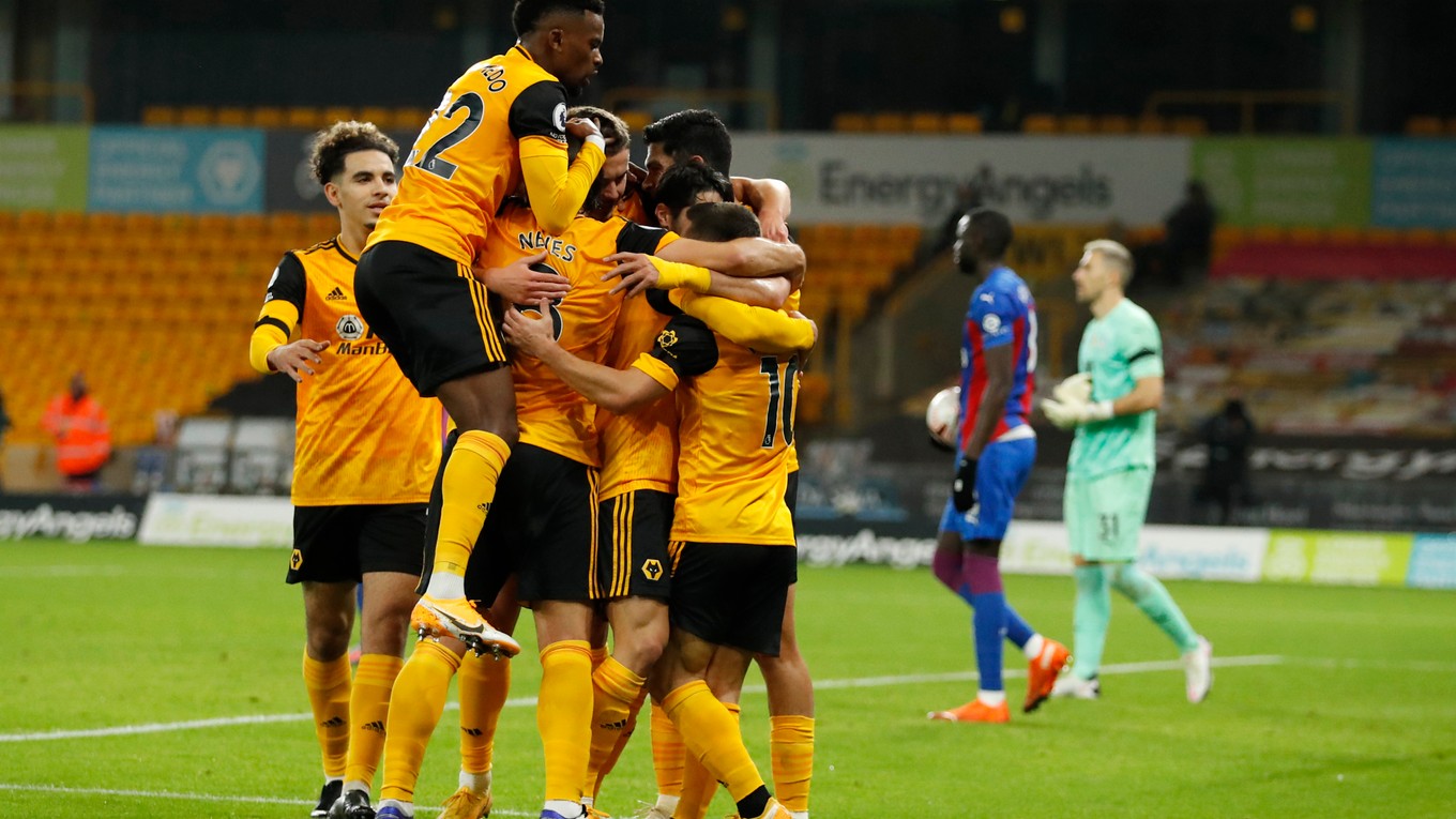 Wolverhampton Wanderers oslavuje gól.