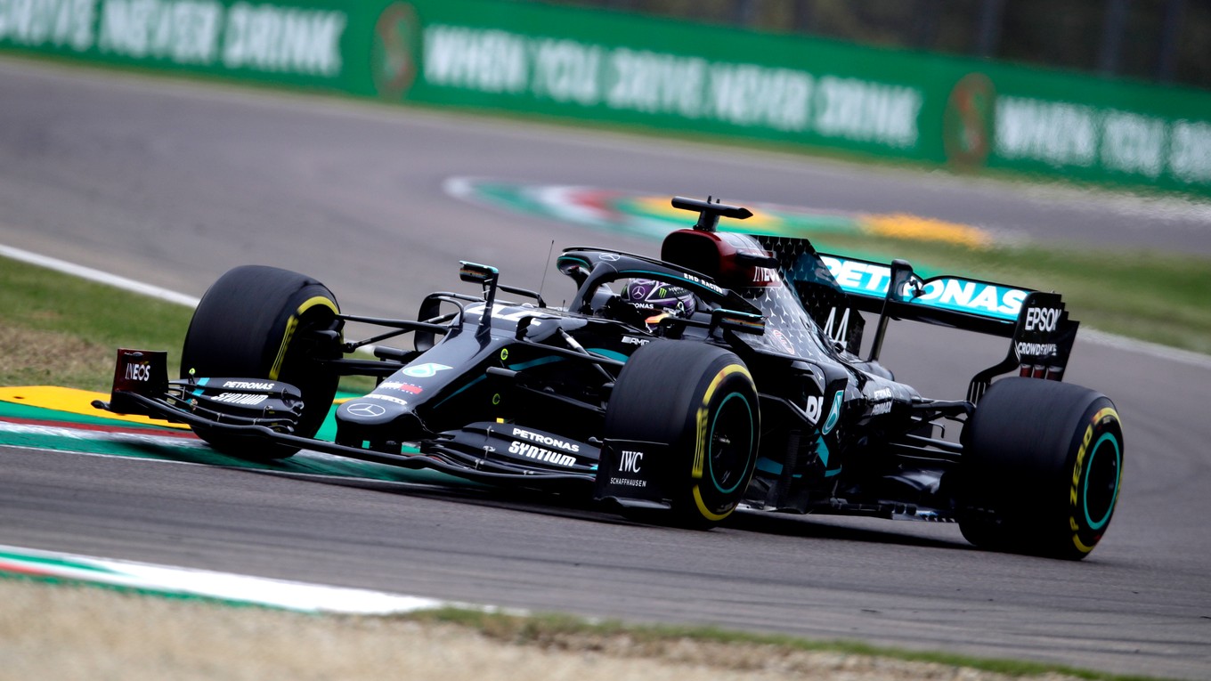 Lewis Hamilton vyhral VC Emilia Romagna F1 (Taliansko).