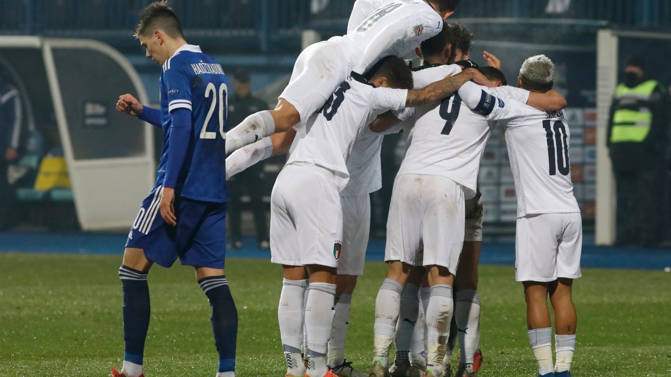 Momentka zo zápasu Bosna a Hercegovina - Taliansko.