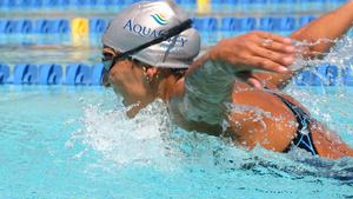 Martina Moravcová sa narodila 16. 1. 1976 v Piešťanoch. Vytvorila 205 slovenských rekordov v plávaní, 16 európskych, 3 svetové. Štartovala na piatich olympijských hrách. V roku 2000 získala na OH Sydney dve strieborné medaily. Z MS v dlhom bazéne má 3 st